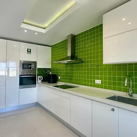 Garden Hill M - Shared Pool - 6 Guests - *
